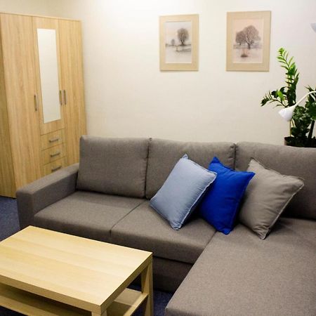 Blue Apartment In Beautiful English Style Garden With Atmosphere Praga Exterior foto